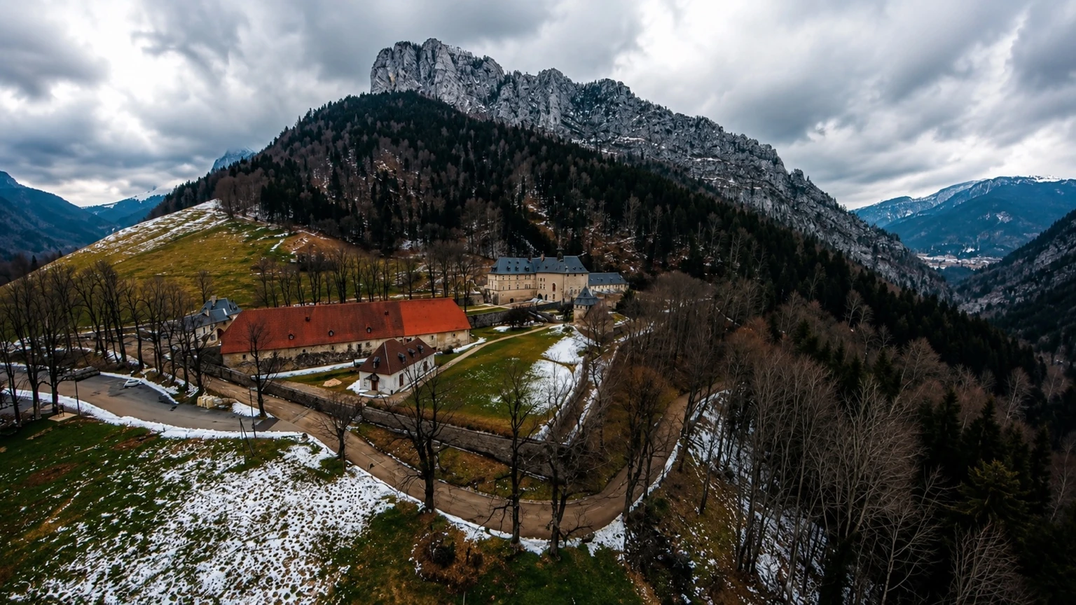 Vue drone du Musée de la Grande Chartreuse et de la vallée